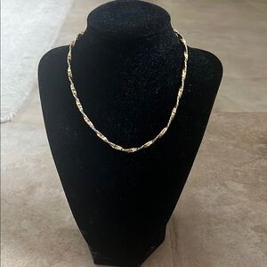 Elegant Gold Twist Necklace